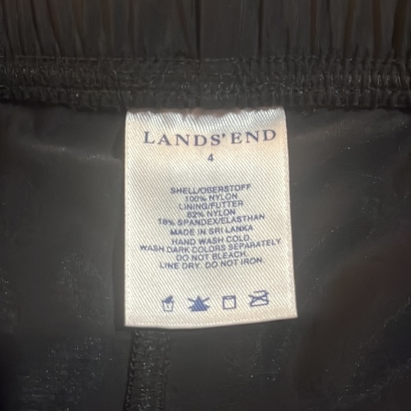 Land’s End Active/Beachwear/Swimwear Skort - NWOT - Picture 2 of 9